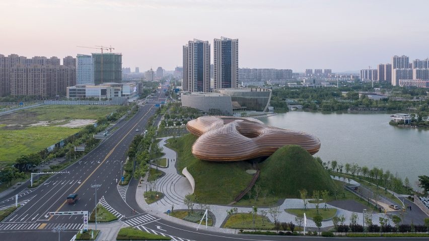 floating_melodies_liyang_museum_jiangsu_province_crox_china_dezeen_2364_col_9_852x479.jpg